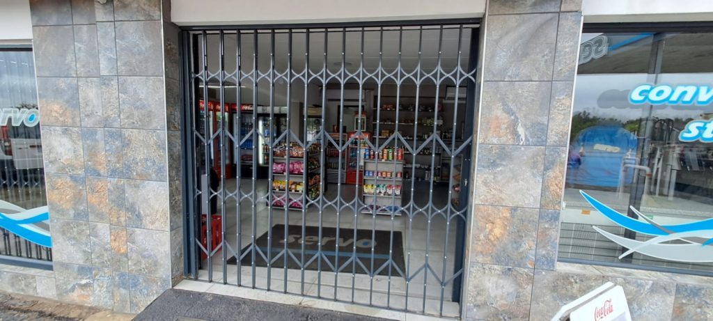 Keywords: Retractable security doors | Rhino Expandable Doors
